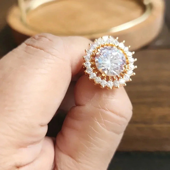 American Diamond Accented Gold Adjustable Ring. - Picture 4 of 6